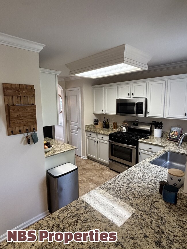 Building Photo - 10060 Madison Ridge Ln