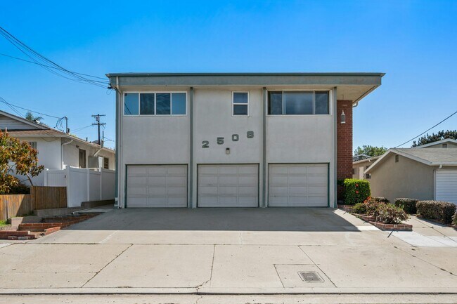 Building Photo - 2508 Aviation Blvd
