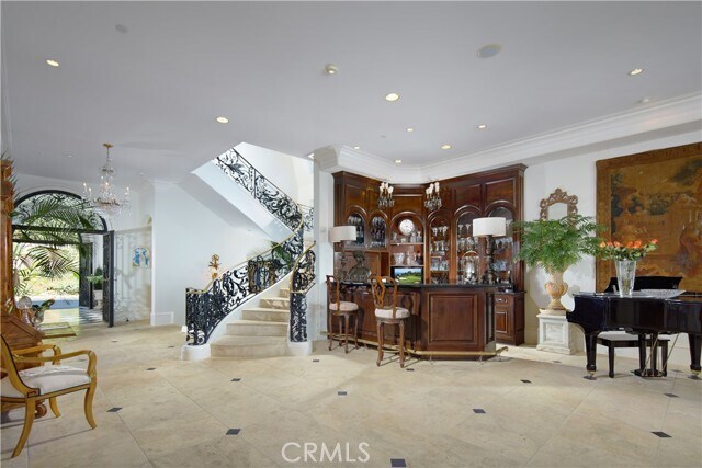 Building Photo - 18 Breakers Ise