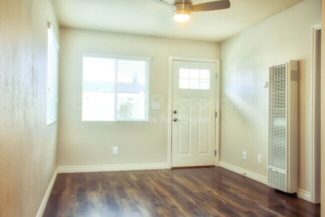 Building Photo - 2727 1/2 G Street