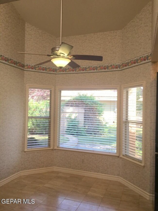 Building Photo - 4579 Weeping Willow Dr