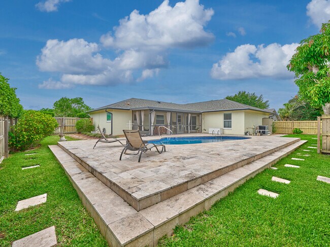 Building Photo - 1267 Summerwood Cir