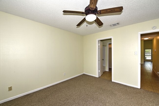 Building Photo - 3410 Ridge Ash