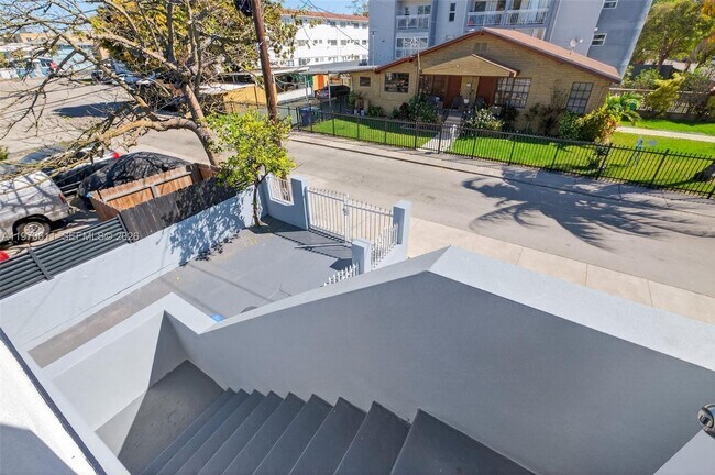 Building Photo - 1801 SW 5th St