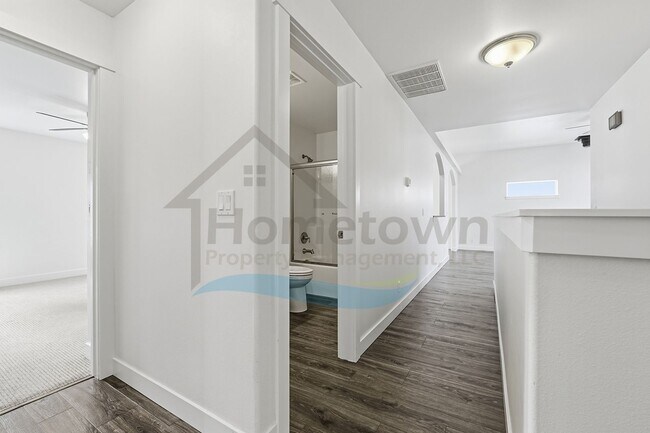 Building Photo - 5163 E Portside Ct