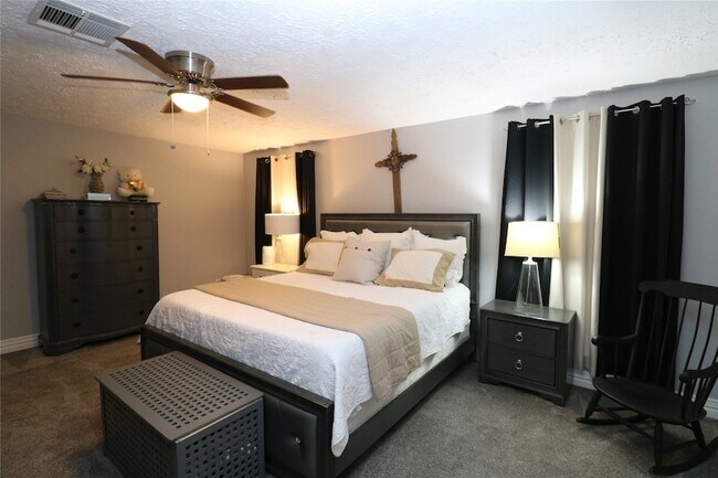 Building Photo - 25107 Spring Creek Dr