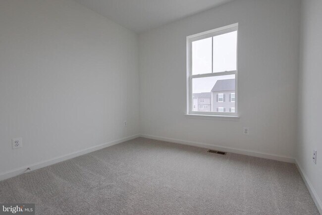 Building Photo - 25 Nymph Rd