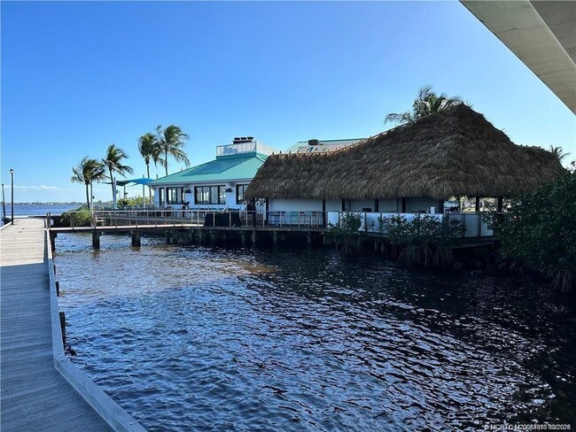 Building Photo - 138 NE Coastal Dr