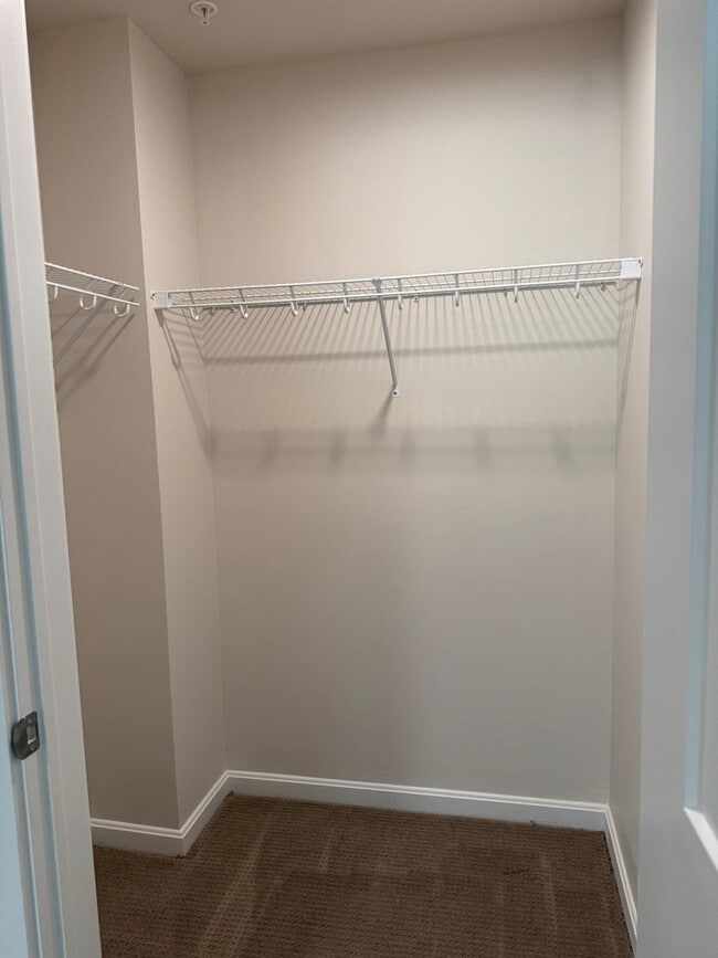 Building Photo - One Bedroom with Den , so many possibilities!