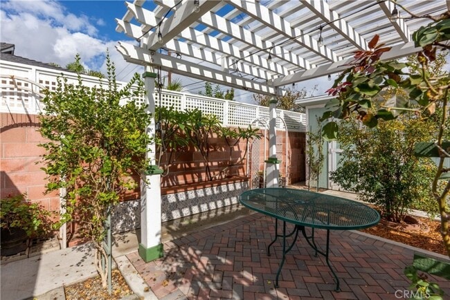 Building Photo - 5634 Oliva Ave