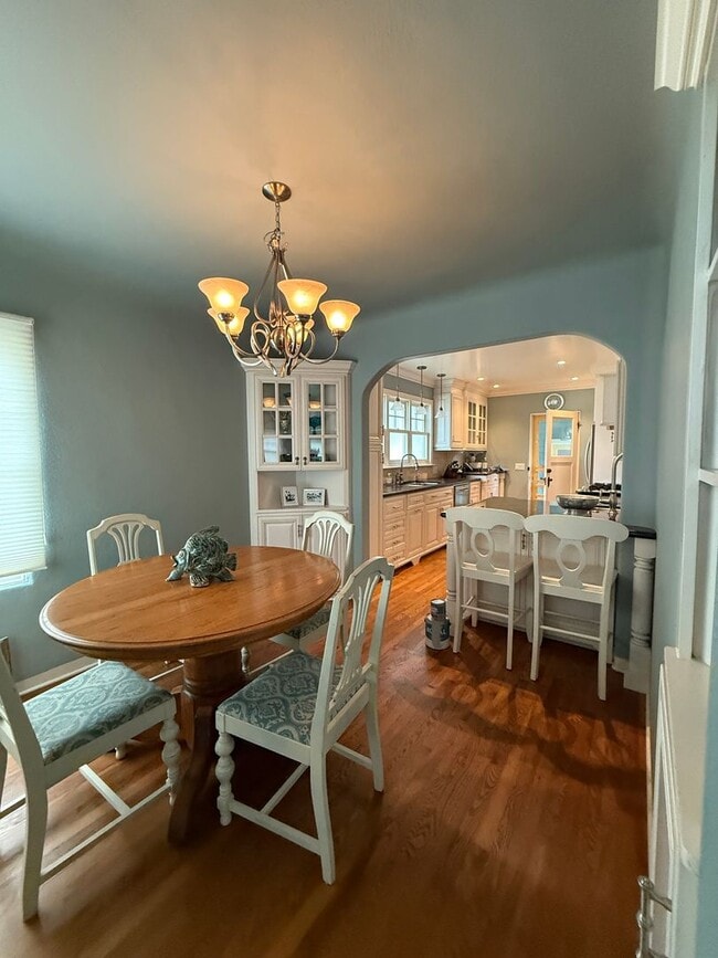 Building Photo - Great Seabright area 2/1 Fully Furnished Home