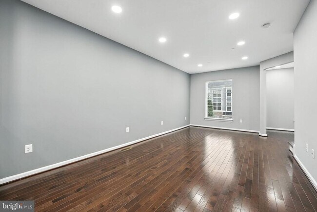 Building Photo - 7416 Riding Meadow Way