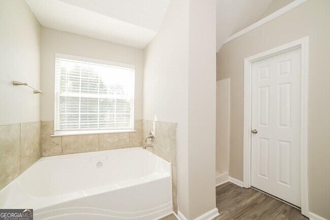 Building Photo - 6801 Fireside Ln