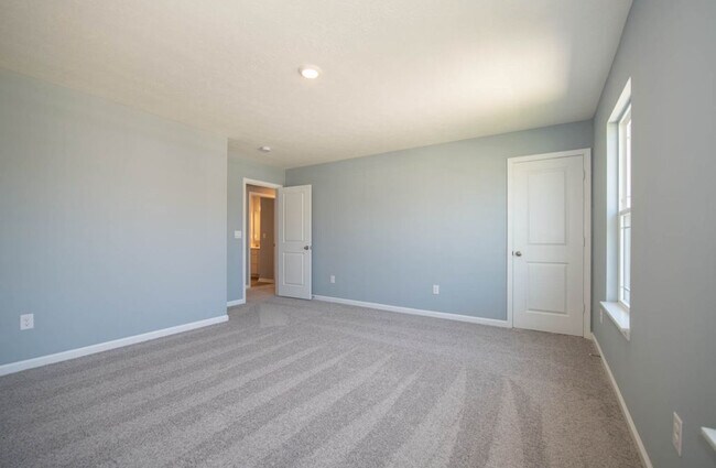 Building Photo - 5817 Flat Hill Dr