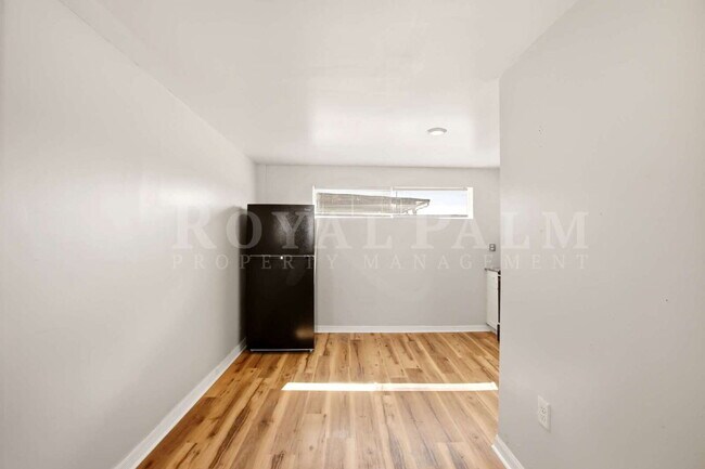 Building Photo - North Fort Myers has 99 Problems but this 1/1 Isn't It!