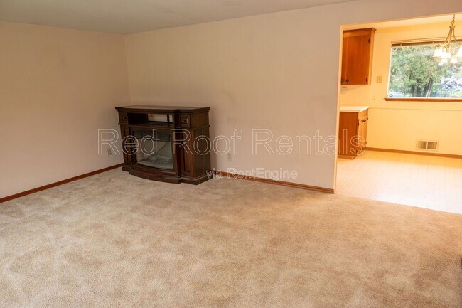 Building Photo - 6232 S Wapato St