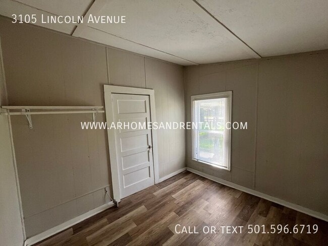 Building Photo - 3105 Lincoln Ave