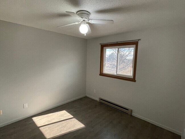 Building Photo - 4-bedroom, 2 bath in Box Elder