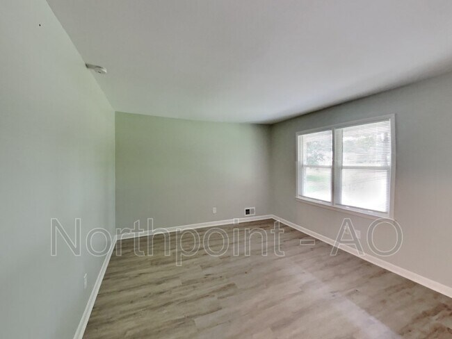 Building Photo - 164 Valley Hill Rd