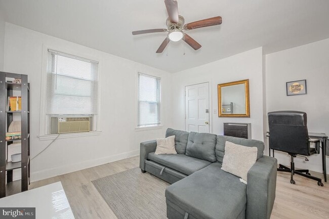 Primary Photo - 221 35th St NE