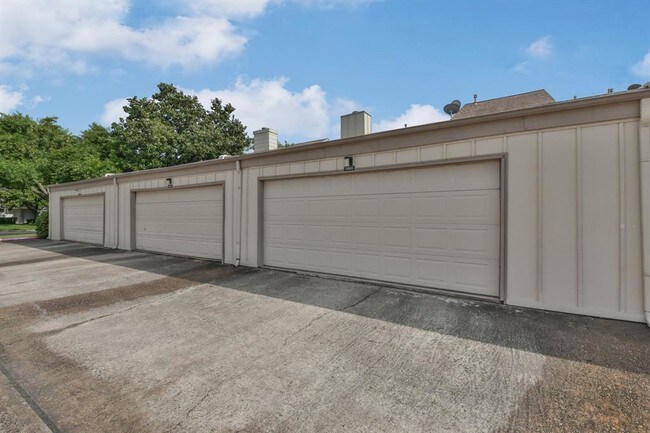 Big clean double garage for your safety. - 2816 Windchase Blvd