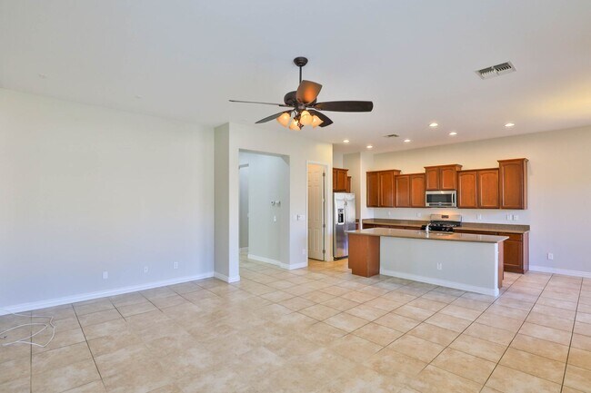 Building Photo - Beautiful Gilbert 4BR/2BA w/ RV Gate, Cove...