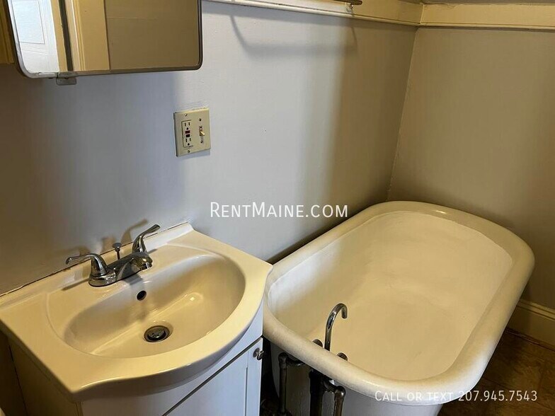 Building Photo - 145 Union St