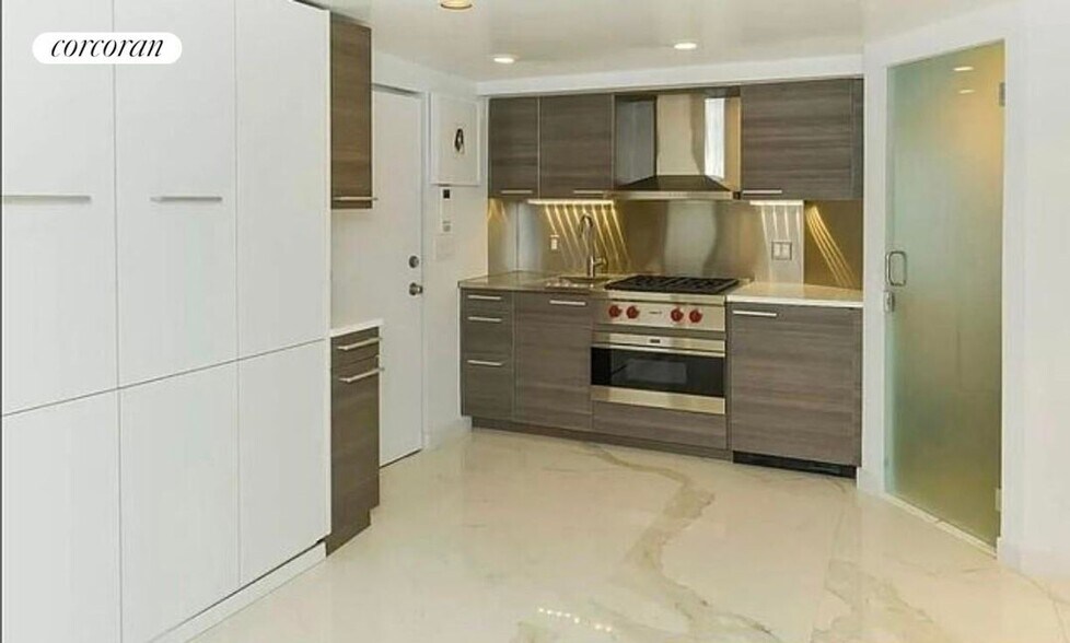 Building Photo - 396 Bleecker St