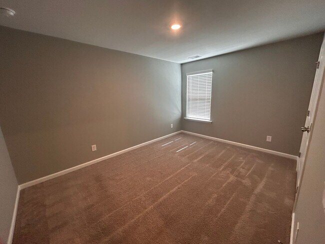 Building Photo - *Move in Special*  Spacious 3BR/2BA home in the Carnes area!