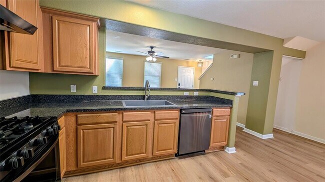 Building Photo - 133 Rush Haven