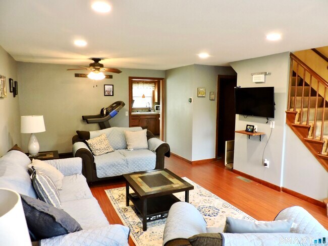 Building Photo - 2 St Marc Cir