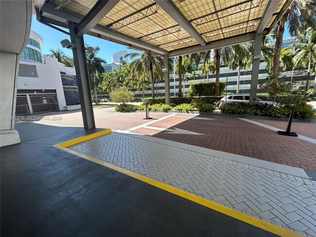 Building Photo - 3029 NE 188th St