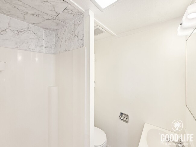 Building Photo - Spacious 3BR Home + 1BR ADU with Private Courtyard in University City!