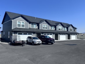 Building Photo - 2296 Deerfield Ln