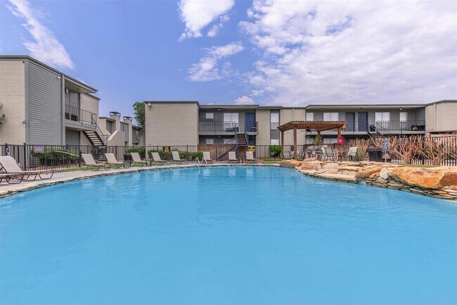 Building Photo - 707 El Dorado Blvd