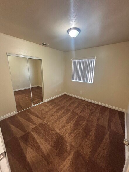 Building Photo - 156 E 67th St