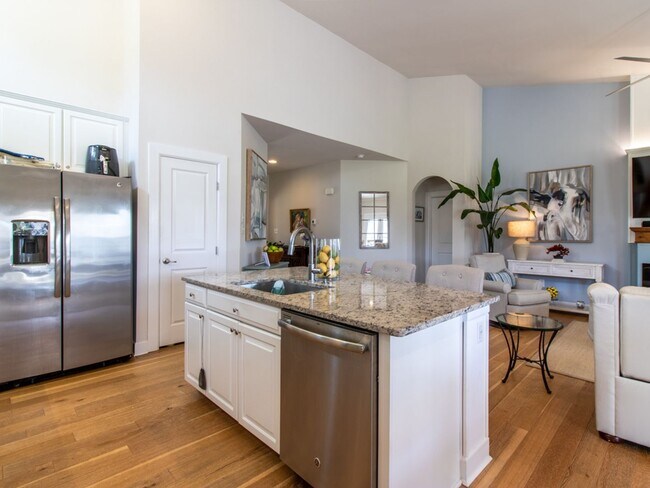 Building Photo - 31832 Carmine Dr