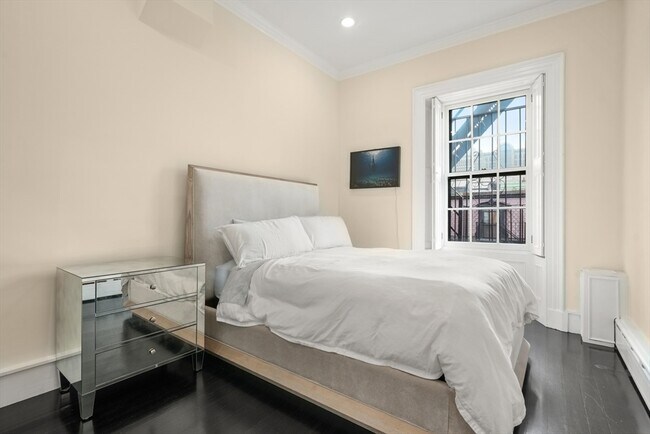 Building Photo - 285 Clarendon St