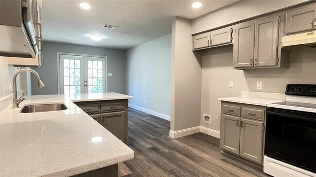 Building Photo - 3401 Dovecreek Dr