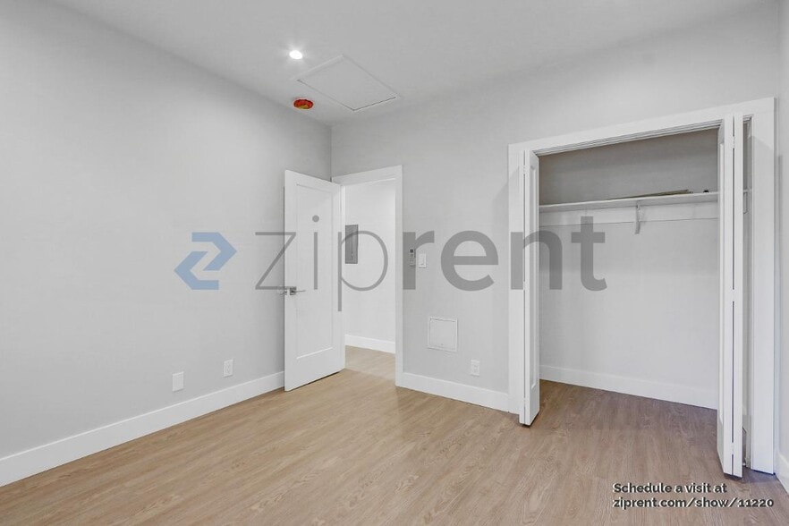 Building Photo - Unit A