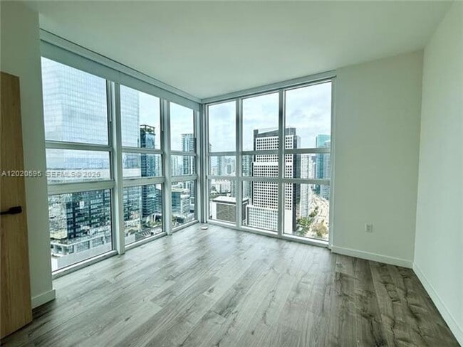 Building Photo - 951 Brickell Ave