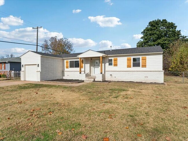 Building Photo - 411 W 46th St