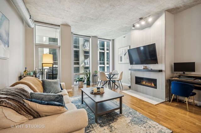 Building Photo - 700 N Larrabee St