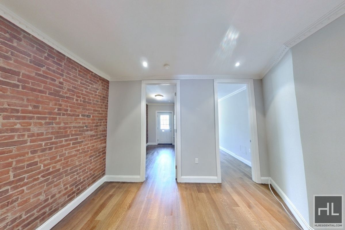 Building Photo - 9 AVENUE