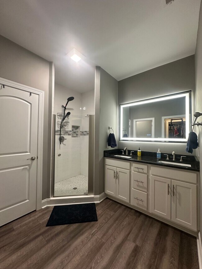 Building Photo - 225 Winding Creek Way