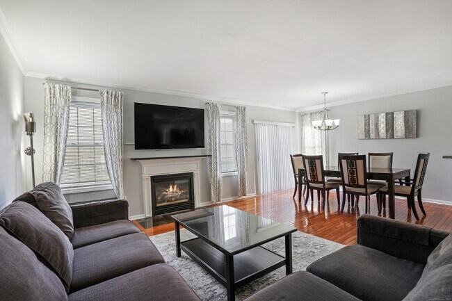 Building Photo - 1406 Pinnacle Way