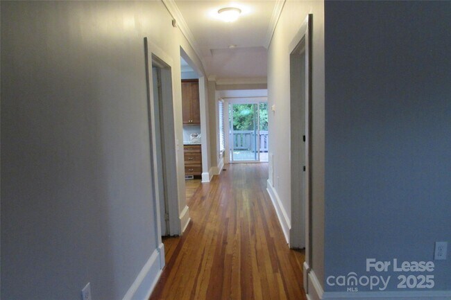 Building Photo - 730 Herrin Ave