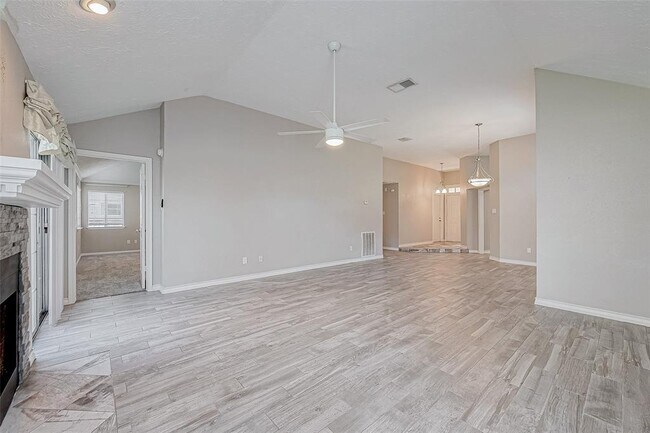 Building Photo - 4119 Mountain Peak Way