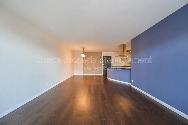 Building Photo - 888 Logan St