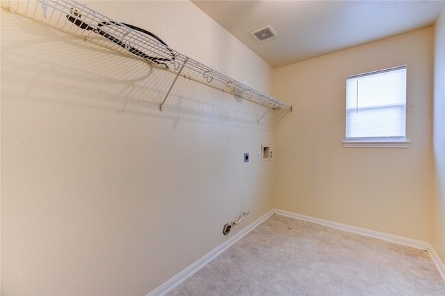 Building Photo - 6422 Mildenhall Ct